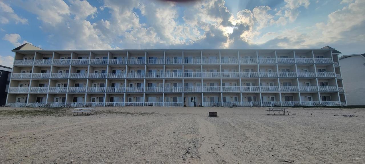 Mackinaw Beach And Bay Inn & Suites Маккино Сити Экстерьер фото