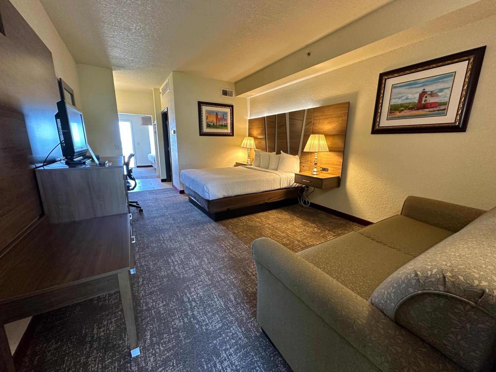 Mackinaw Beach And Bay Inn & Suites Маккино Сити Экстерьер фото