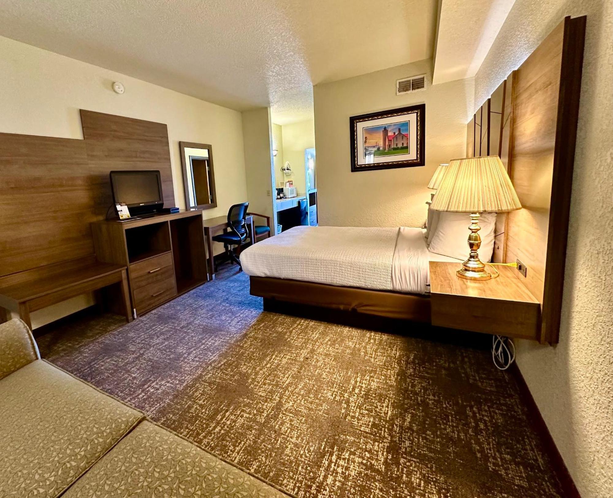 Mackinaw Beach And Bay Inn & Suites Маккино Сити Экстерьер фото