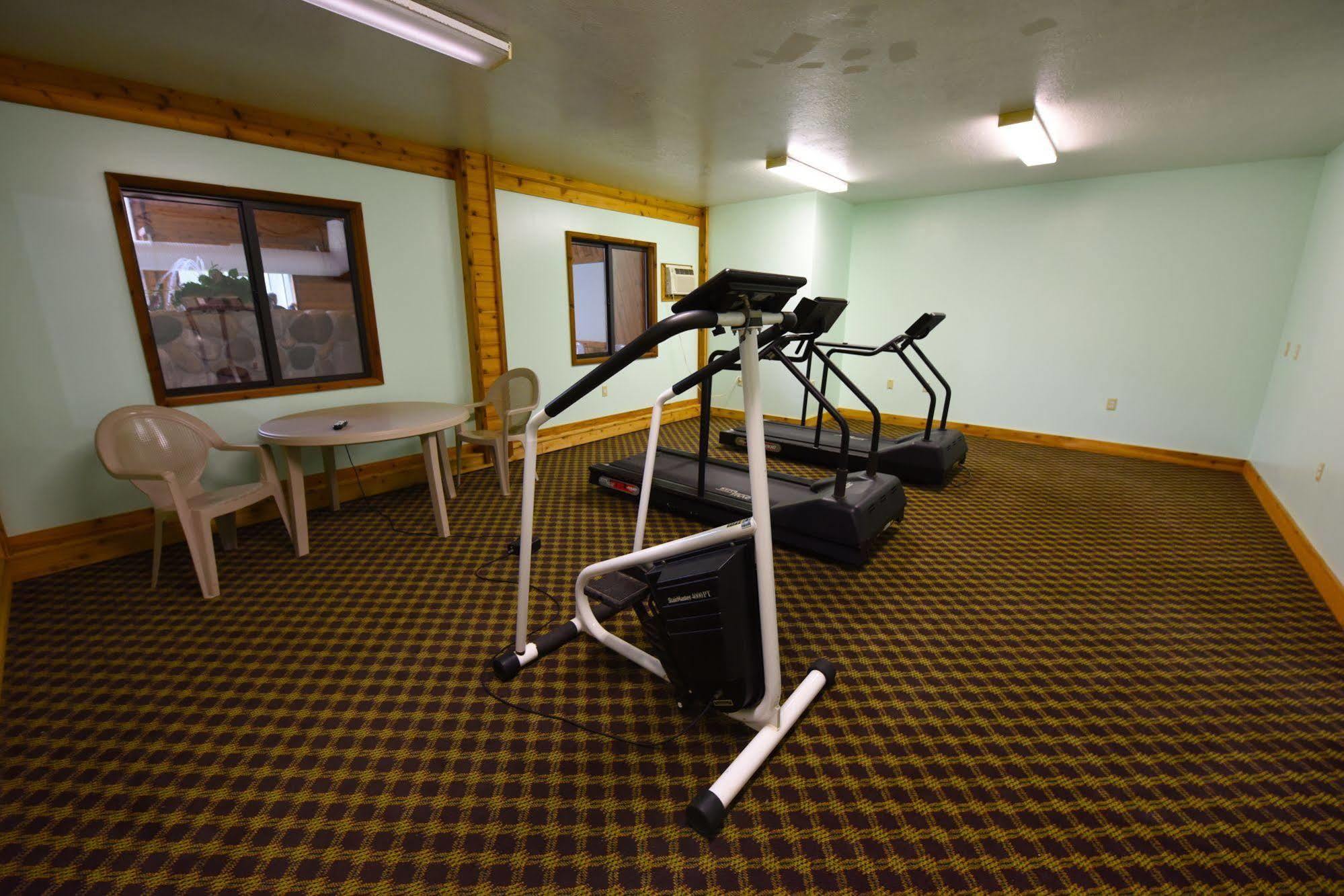 Mackinaw Beach And Bay Inn & Suites Маккино Сити Экстерьер фото